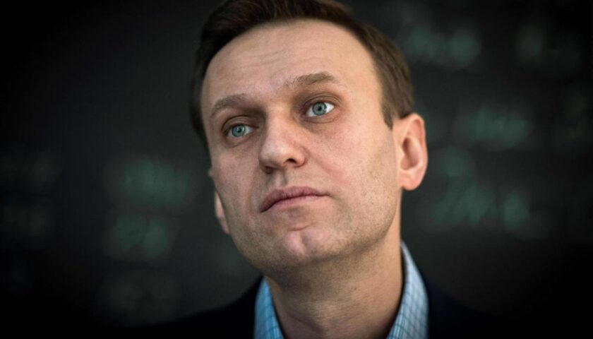 Flight carrying comatose Russian dissident Alexey Navalny departs to Berlin