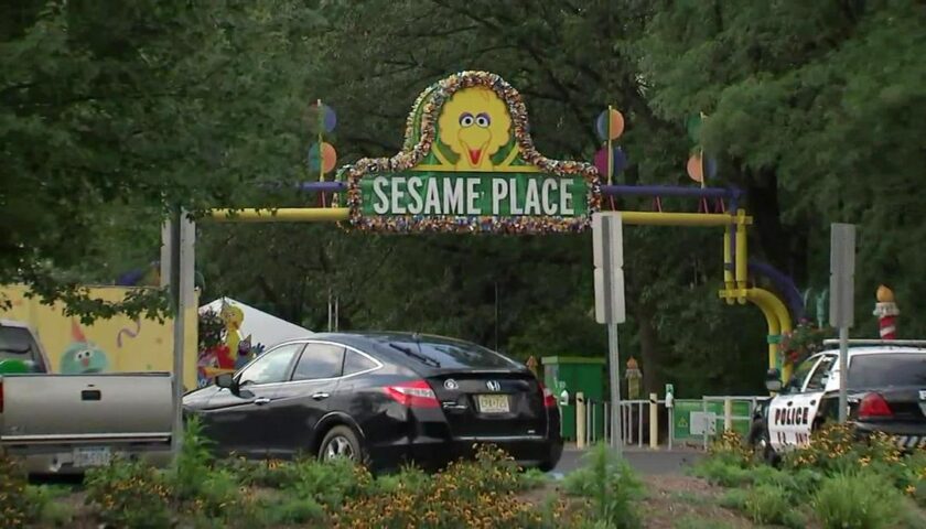 Children's theme park employee punched in the face for enforcing park's mask policy