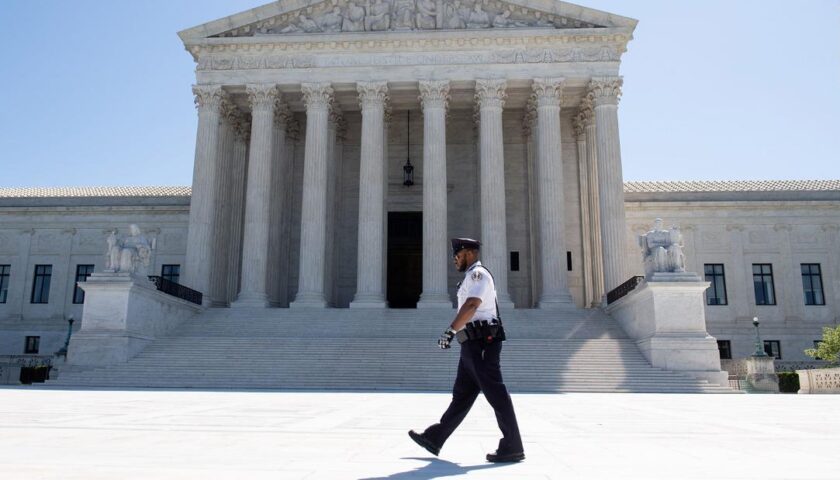 House Democrats to introduce bill setting 18-year term limit for Supreme Court justices