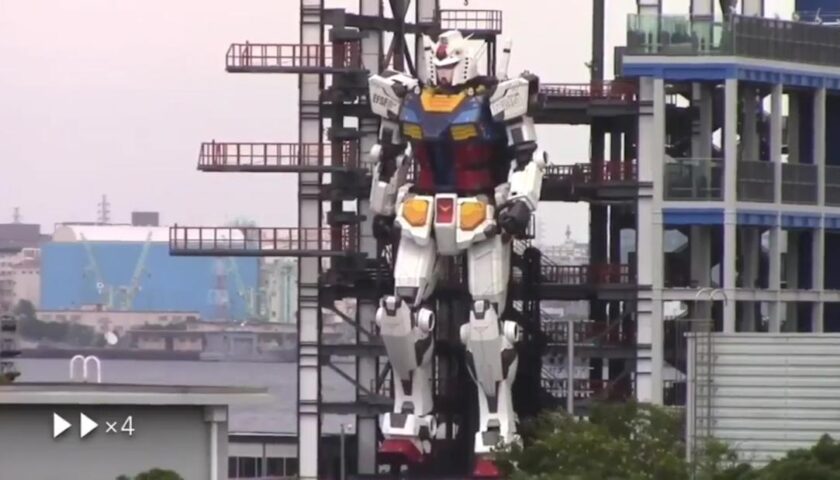 Giant robot comes to life in Japan