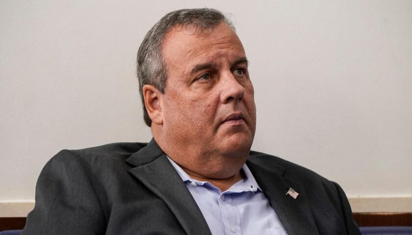 Chris Christie tests positive for Covid-19