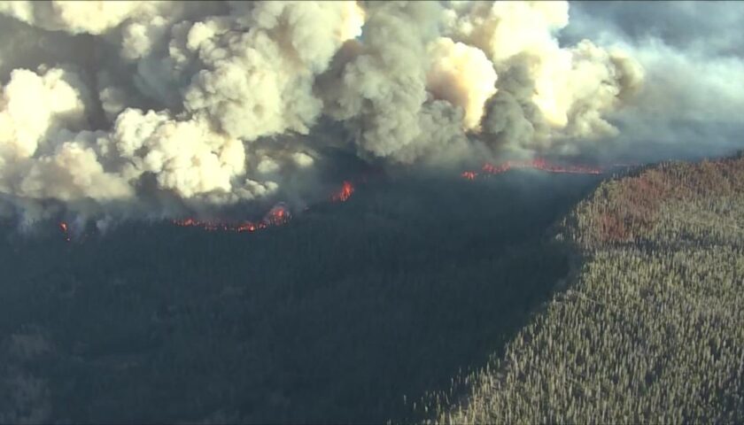 Cars clog highways as families flee Colorado wildfire