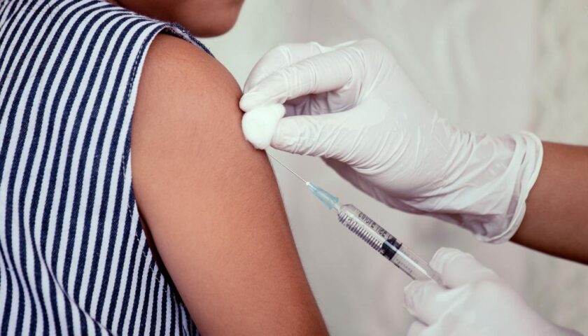 Despite Trump admin's policy, many pharmacies won't vaccinate kids against flu