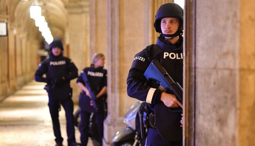 Four people 'killed in cold blood' in Vienna during night of terror